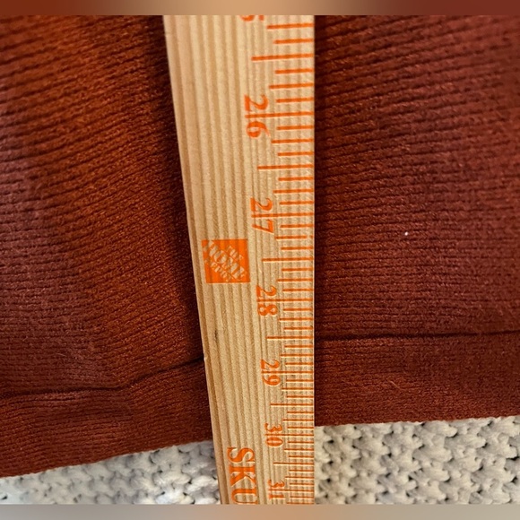 NWT Caracilia Women’s Oversized Cowl/Mock Neck Sweater, Burnt Orange; Size L - Picture 7 of 7